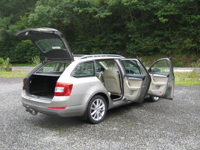 Skoda Octavia Elegance TDI CR 5 Door Estate